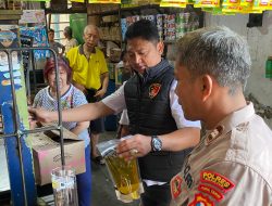 Sidak Satgas Pangan Polres Nganjuk Temukan Minyak Goreng Kemasan Berkurang Isi