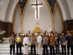 Pastikan Ibadah Aman, Kapolda Metro Jaya Tinjau Pengamanan Gereja di Kelapa Gading