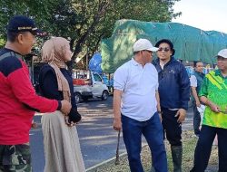 Gandeng Beberapa Komunitas, Warga Gempol Bersihkan Bundaran Apollo