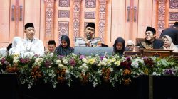 Dihadapan Ribuan Jamaah, Gus Iqdam Apresiasi Dedikasi Kombes Putu Kholis untuk Korban Kanjuruhan