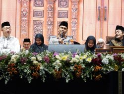 Dihadapan Ribuan Jamaah, Gus Iqdam Apresiasi Dedikasi Kombes Putu Kholis untuk Korban Kanjuruhan