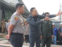 Polresta Malang Kota Kawal Penataan PIG, Kapolresta Danang Pastikan Keamanan dan Kelancaran Lalu Lintas, Cegah Penumpukan di Pintu Keluar Pasar