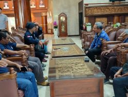 TRANS JATIM RUGIKAN RATUSAN SOPIR MIKROLET MALANG RAYA, DPRD ASYIK TIKTOKAN