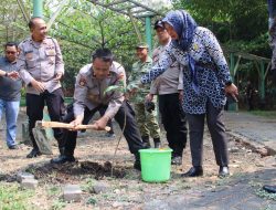 “Green Policing” di Taman Singha Merjosari, Kapolresta Danang dan Wakapolresta Titipkan Bibit Pohon Untuk Masa Depan
