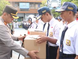 *Aksi Nyata Polisi Peduli Pendidikan, Kapolres Bangkalan Kawal Keselamatan Generasi Muda*