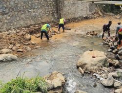 Tindakan Bejad Perusakan Ekosistem Sungai Rehabilitasi Jembatan Di Desa Gadog ‎