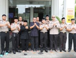 Dari Mimbar Jumat, Kapolres Jakbar Kombes Pol Nasriadi Ajak Masyarakat Jaga Kerukunan dan Keamanan Lingkungan