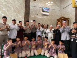 Polri Hadir di Tengah Masyarakat, Safari Jumat Wakapolres Jakbar Bawa Pesan Kedamaian dan Kepedulian